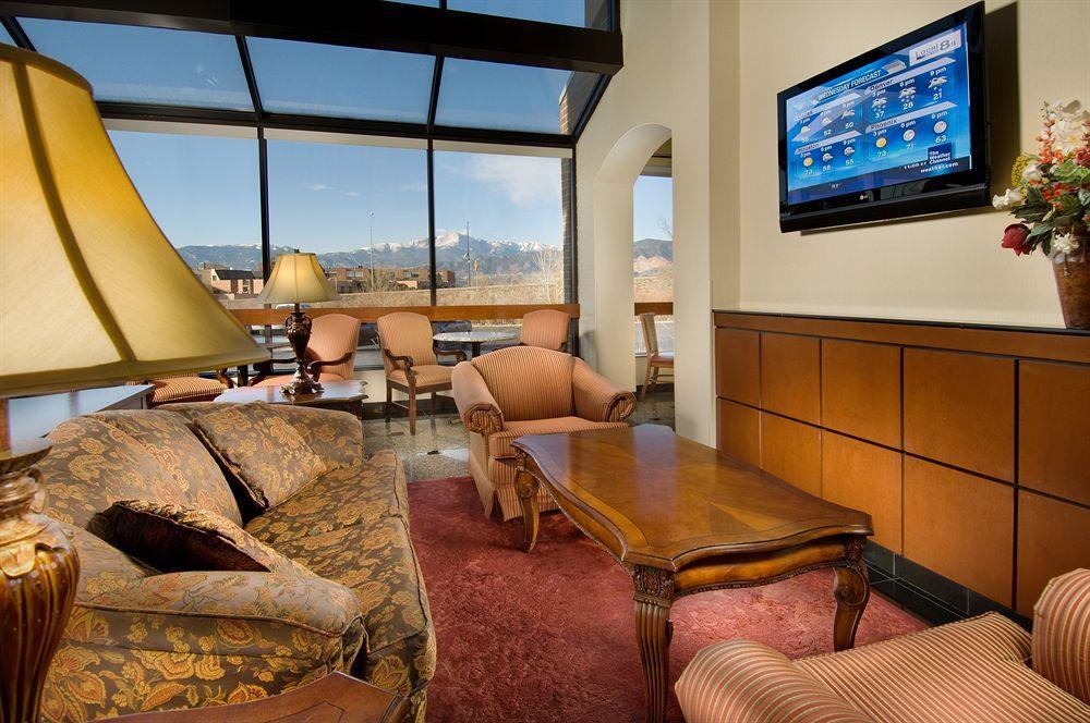 מלון La Quinta By Wyndham Colorado Springs North מראה פנימי תמונה